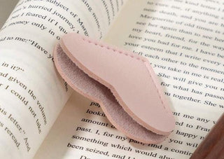 Valentines Gift, Custom Heart shape Leather Bookmark  - Personalised Letter Bookmarks - Reading Gift, for Book Lovers, Valentines day gift